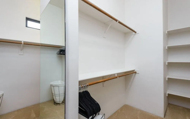 Casa Serenity 4 Bedroom Home by RedAwning