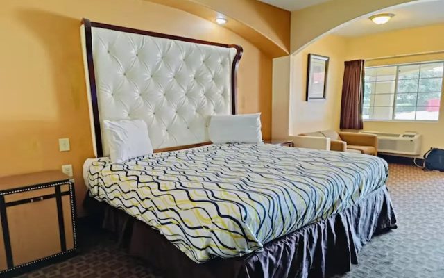 Capital O Deluxe Inn Channelview Houston I-10