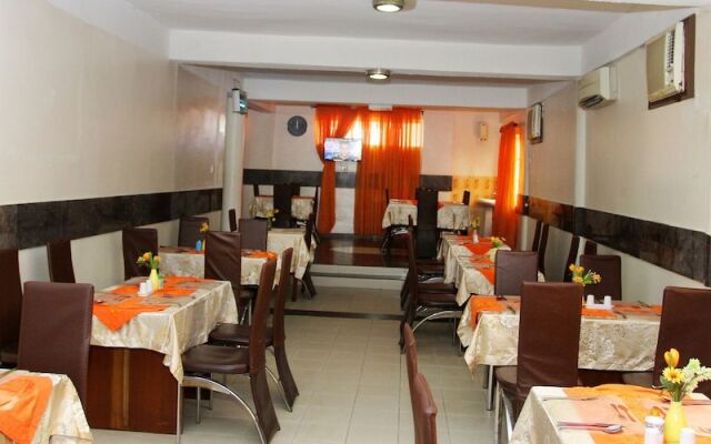 De Castle Hotel Annex