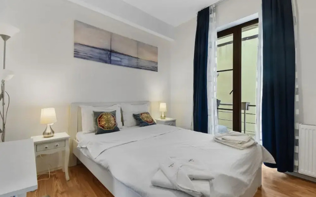 Bohemian Apartment with balconies