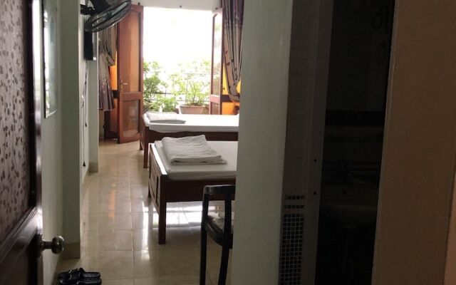 Huong Thuy Guesthouse