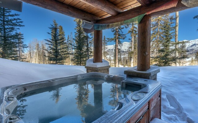 Hilltop Hideaway by Exceptional Stays