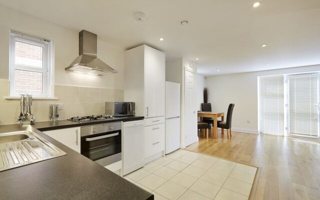 Hendry Court By Esa