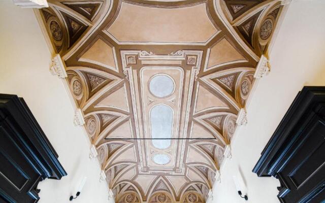 Cathedral Suite - By House Of Travelers -