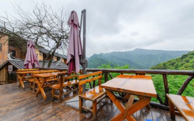 Fengxiang Yaozhai Hotel