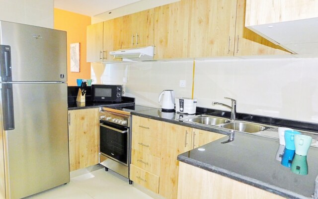 Luton Vacation Homes Continental Tower