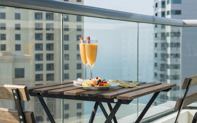 Dream Inn Dubai Bay Central
