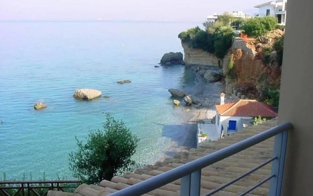 Avia Holiday Homes