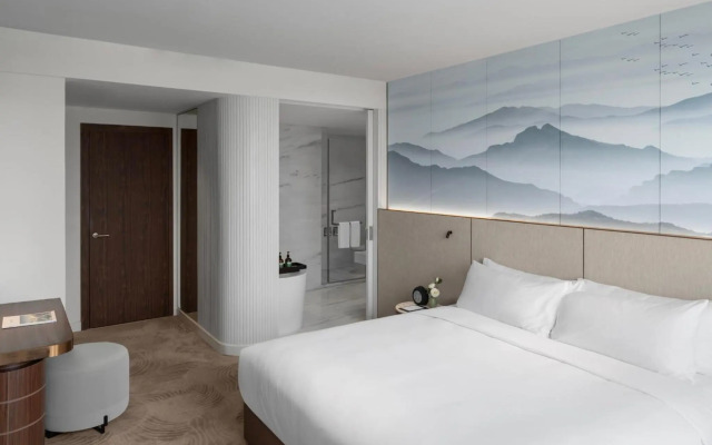 Crowne Plaza Vinh Yen City Centre