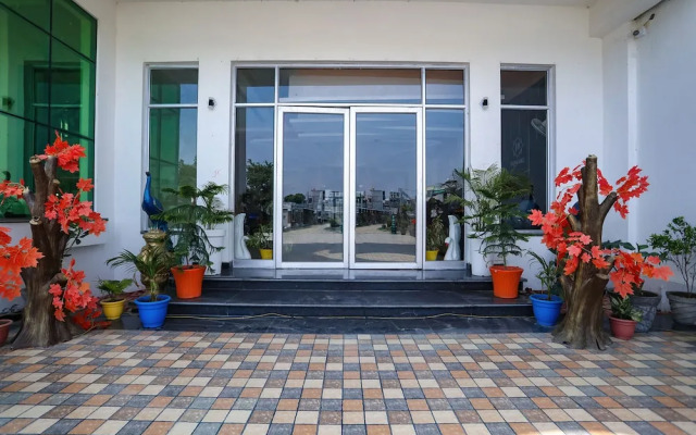Fabhotel Jb Square Resort