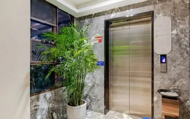 Yayur Hotel