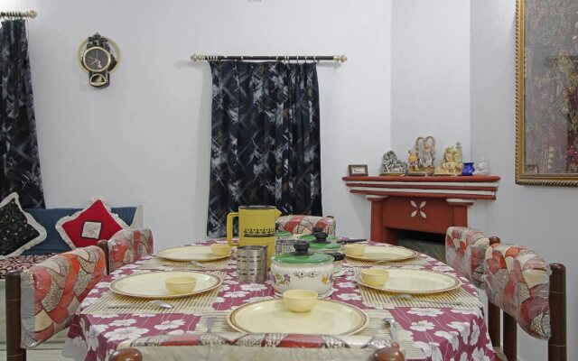 Thakore House By OYO Rooms