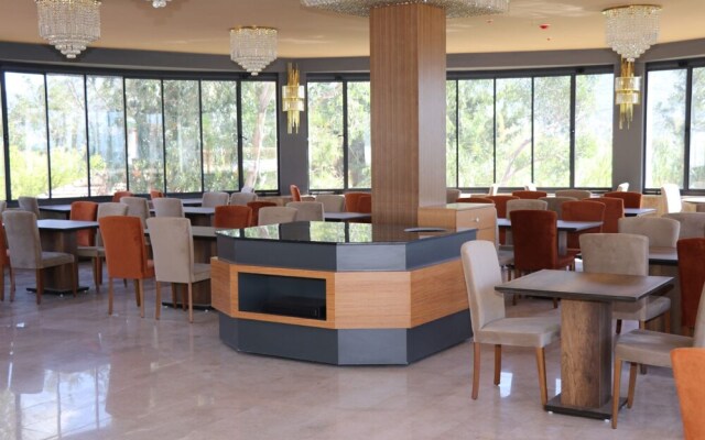 Toros Holiday Resort & Spa