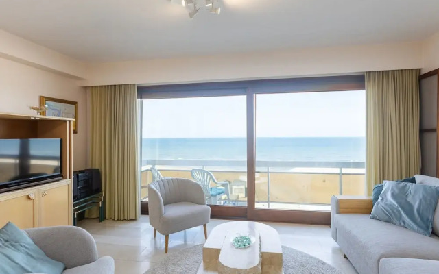 2-bedroom Sea View Retreat