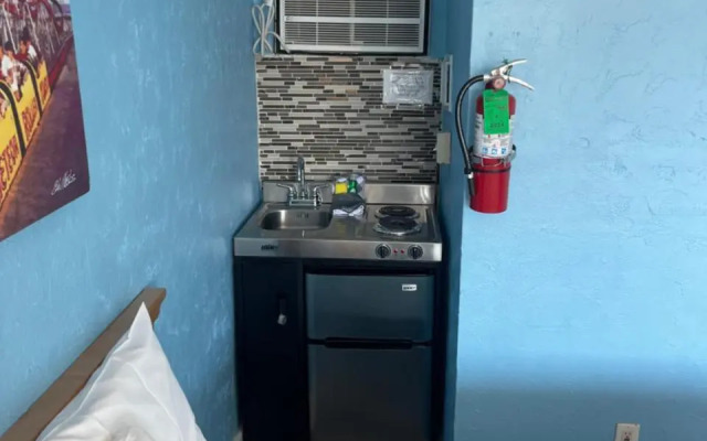 Surf Comber Motel