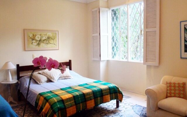 Casa Yvitu Blue Bird Hotel