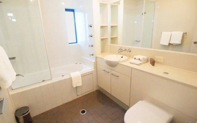 Oaks Brisbane on Margaret Suites