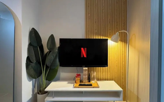 Entire Apartment in Makati City With Fast Wifi