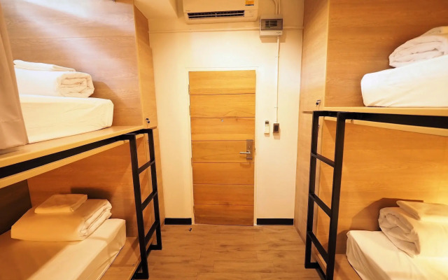 T Hostel at Victory Monument