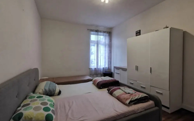United - Hostel