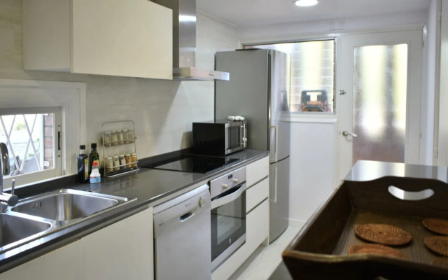 Shikara Be my Guest Castelldefles