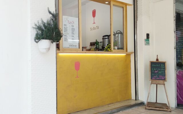 Te en Té Tea &Floriage Hostel
