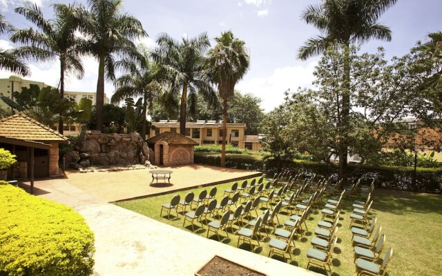 Mosa Court Apartments