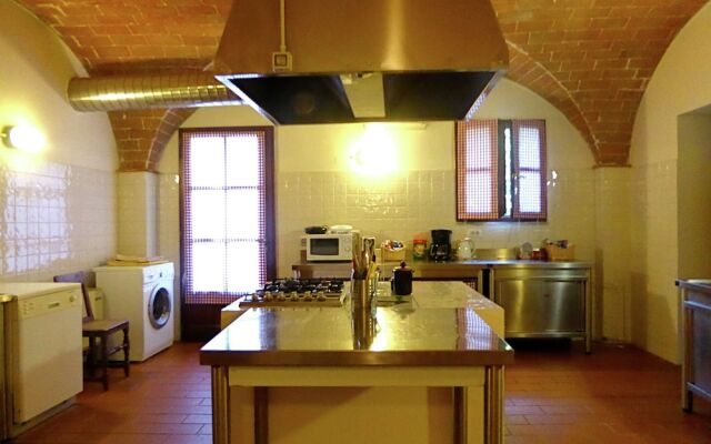 Beautiful Villa in Lari, with swimming pool