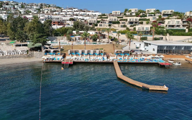 Sude Beach Resort Hotel