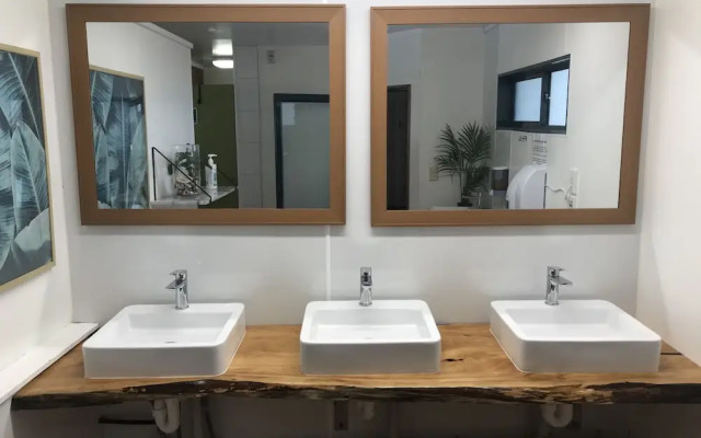 Peppertree Lodge - Hostel