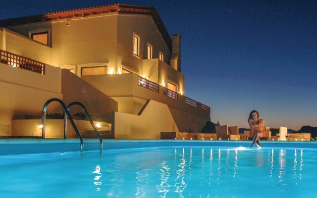 Stunning Home in Houdetsi,heraklio With 6 Bedrooms, Internet and Outdoor Swimming Pool