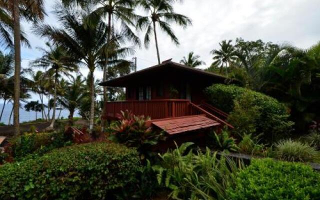 The Bali House & Bali Cottage at Kehena Beach