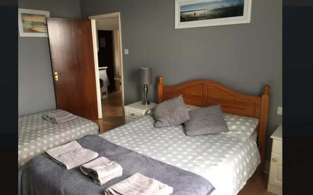 Spacious Sea View Apartment
