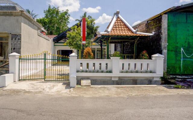 OYO Life 3301 Pondok Eyang Obi