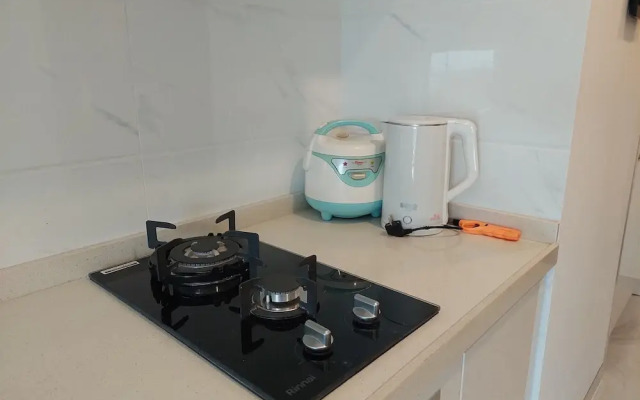 Comfortable 2BR at Sky House BSD Apartment