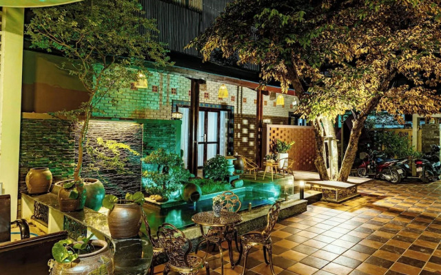 Nana House Homestay