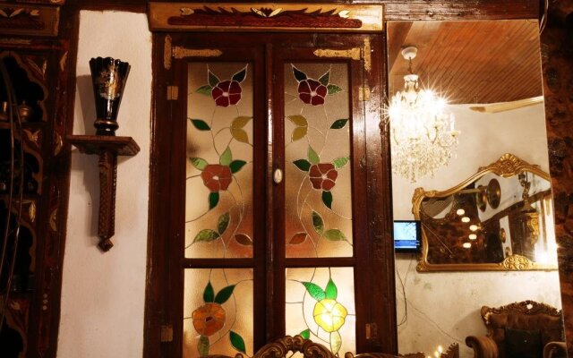 Antique Celtik House
