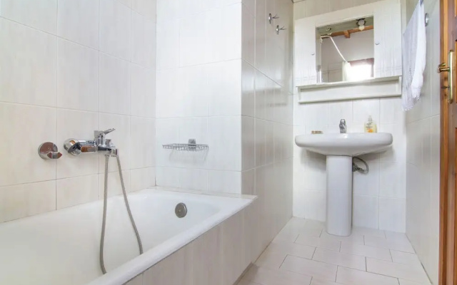 Villa in Lefkogia With Private Pool