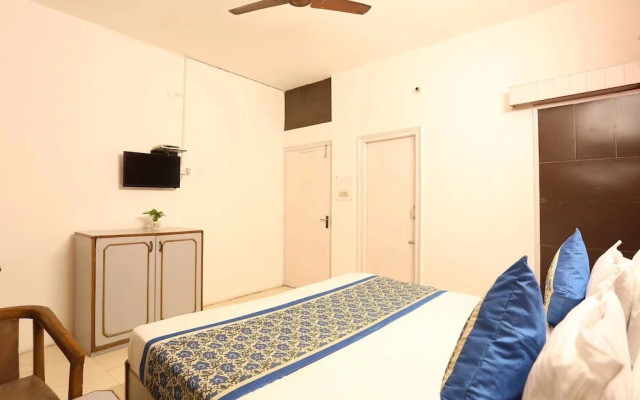 Hotel Classic by OYO Rooms