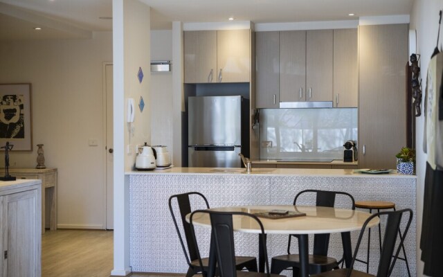 Accommodate Canberra - Envy