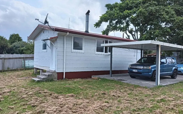 1 Bedroom Garden Chalet at 638B Te Ngae