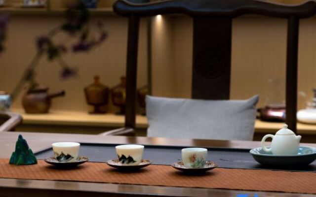 Windy Lake View Resort Hotel