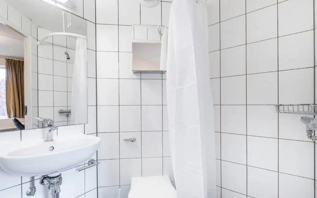 En Suite Rooms COLINDALE SK