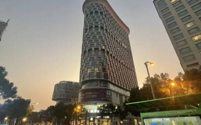 Anlan Yingyue Design Apartment (Tianyi Square Town God's Temple Subway Station) – Outside – Ningbo