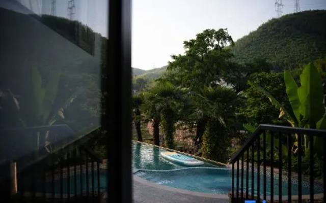 Shanyelai Xi · COMENOOK · Mountain Top Garden · Tidal Waterfall Private Hot Spring Manor – Outside – Huzhou