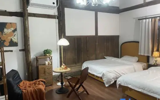 Huayu Courtyard