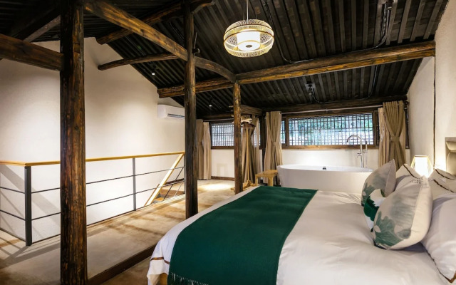 Xiananshan Village Hotel