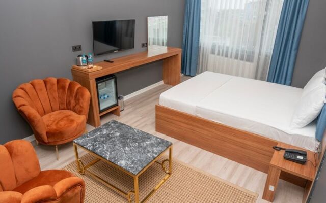 216 Center Suite