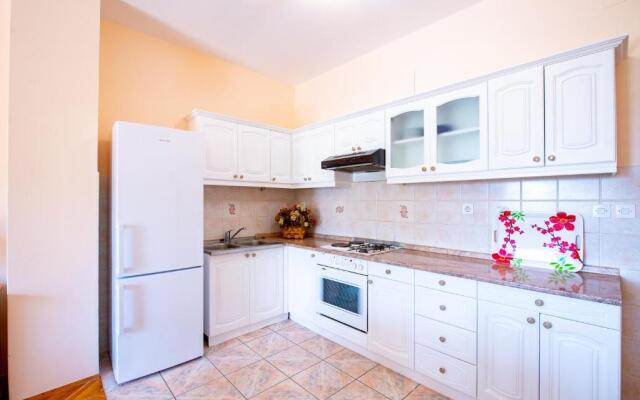 Apartments Facini