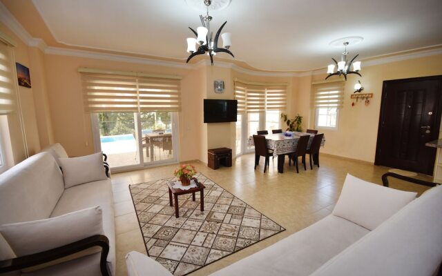 Villa Yonca by Helaltatilvillari